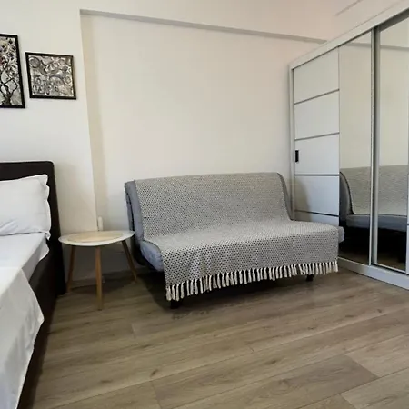 Garsoniera Cu Parcare Si Self Check-in Langa Grand Arena * Bucarest